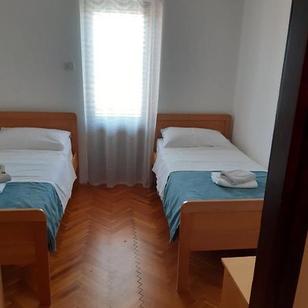 Apartments Mare Malinska Exterior foto