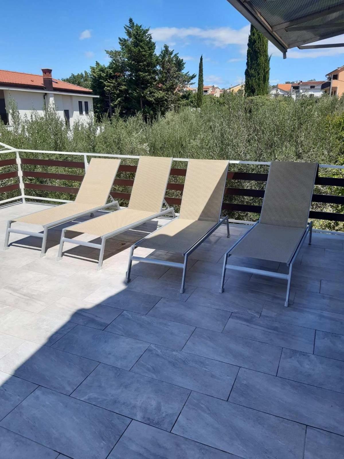 Apartments Mare Malinska Exterior foto
