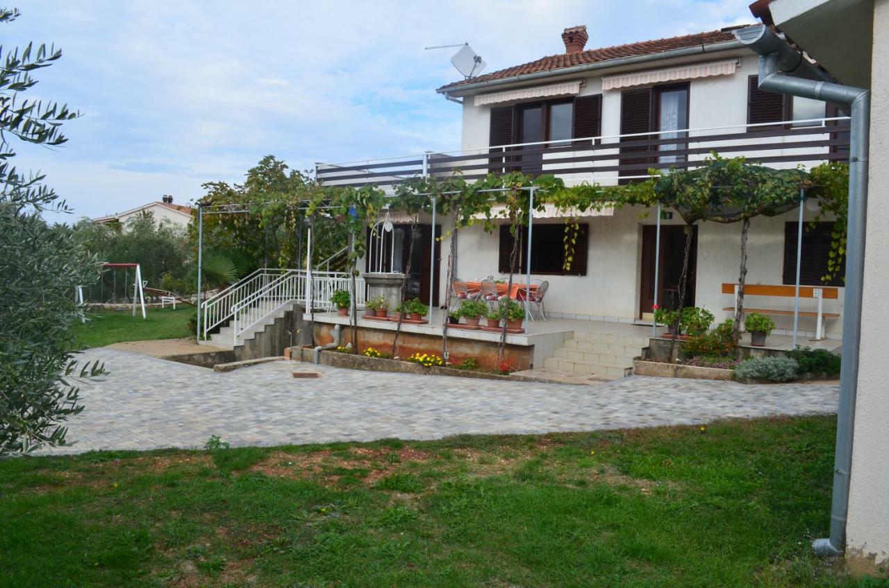 Apartments Mare Malinska Exterior foto