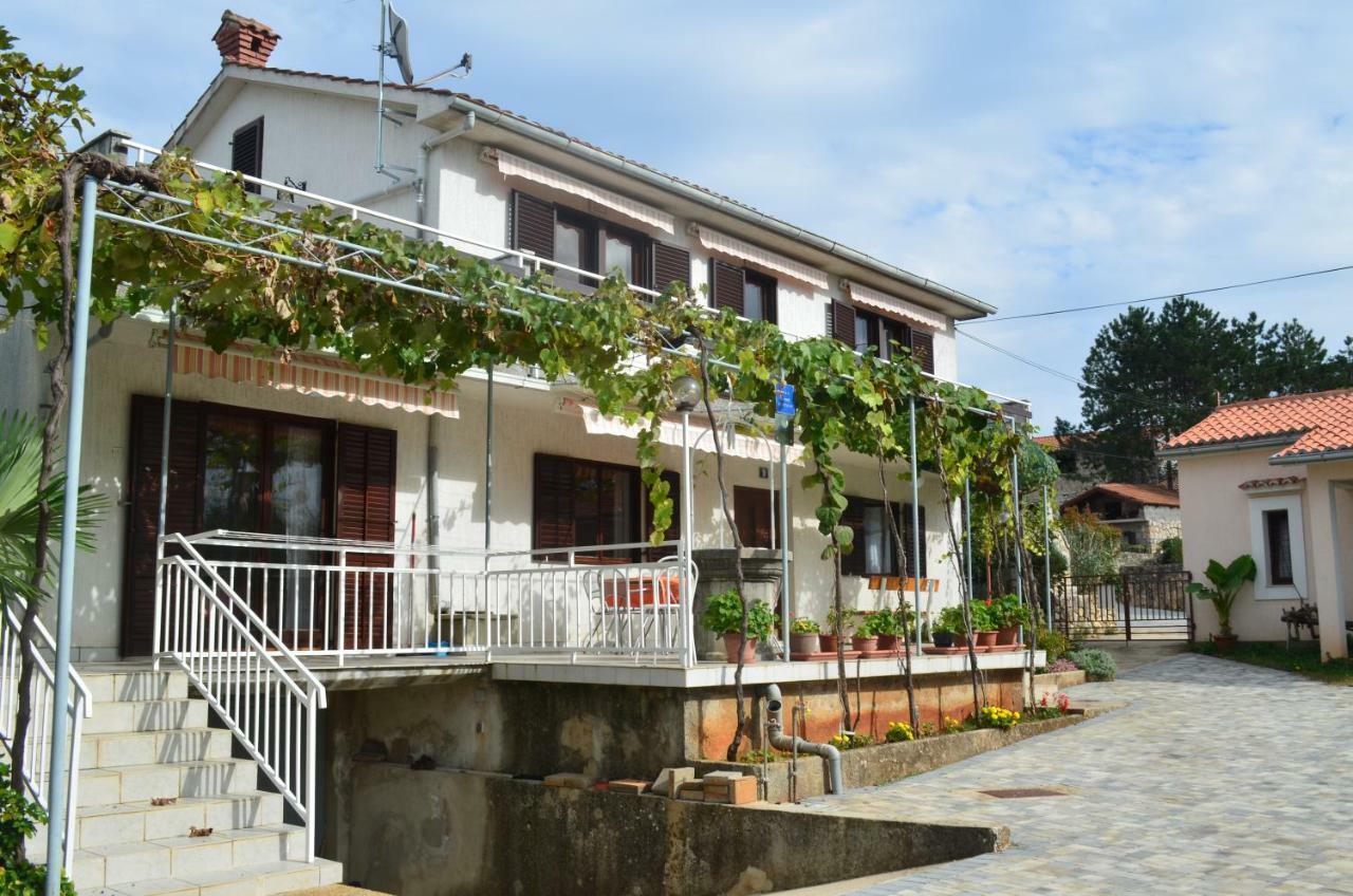 Apartments Mare Malinska Exterior foto
