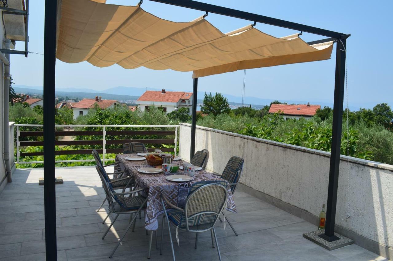Apartments Mare Malinska Exterior foto