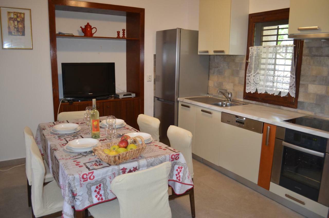 Apartments Mare Malinska Exterior foto