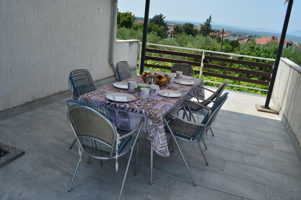 Apartments Mare Malinska Exterior foto